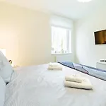 Wonder - Z Garazem, Ogrodkiem, Miejscem Na Grilla I Widokiem Na Karkonosze